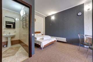 Отель Торба Буковель Улучшенный двухместный номер с 1 кроватью и видом на горы-3